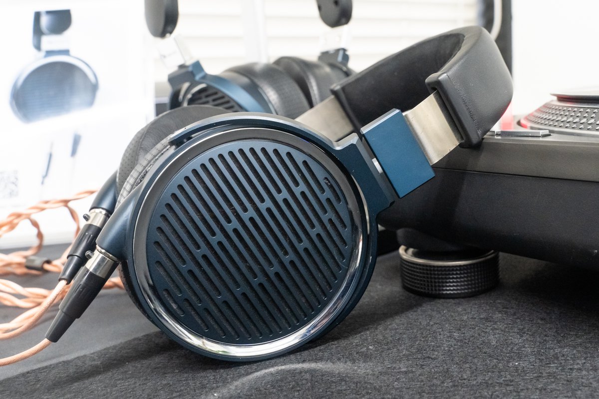 懐古”ではなく“再誕”。Nakamichiから平面磁界ヘッドホン／スピーカーが