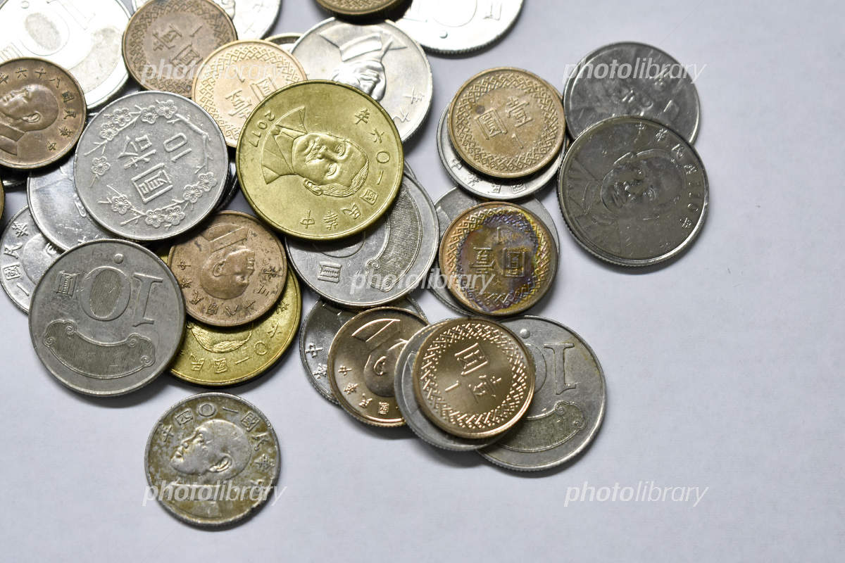 NT$ ニュー台湾ドルの硬貨 写真素材 [7655153] - フォトライブラリー