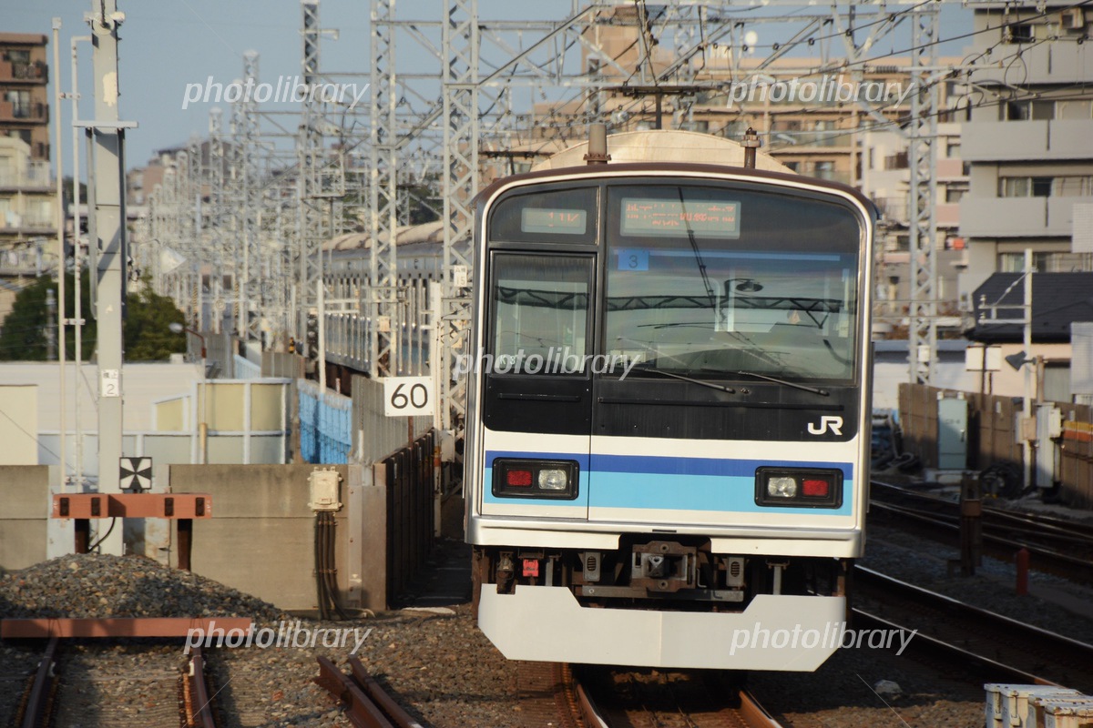 夕方の東西線をゆくE231系800番台 写真素材 [6184256] - フォトライブ