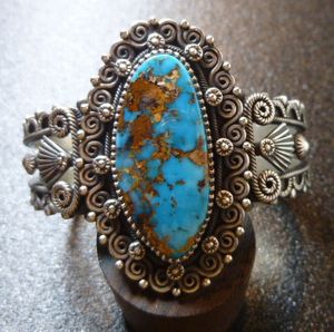 ナバホ Ivan・Howard ツイストワイヤーetc ターコイズ付 バングル