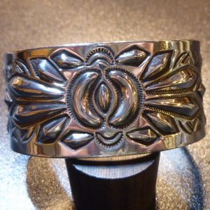 ナバホ Ray・Adakai レイアダカイ ダブルスタンプワーク バングル