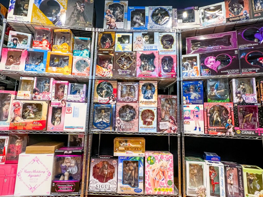 静岡県静岡市より、アルターやフリーイングなど100点以上のフィギュア