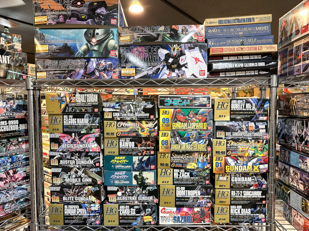 千葉県松戸市へ、1000点を超えるガンプラやフィギュアの出張買取に伺い