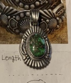 ナバホ族ハリービゲイのターコイズペンダントトップ | インディアン