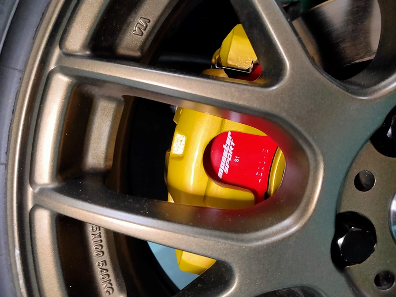 カックン対策】スイスポ ZC33Sのブレーキパッドをモンスタースポーツ製