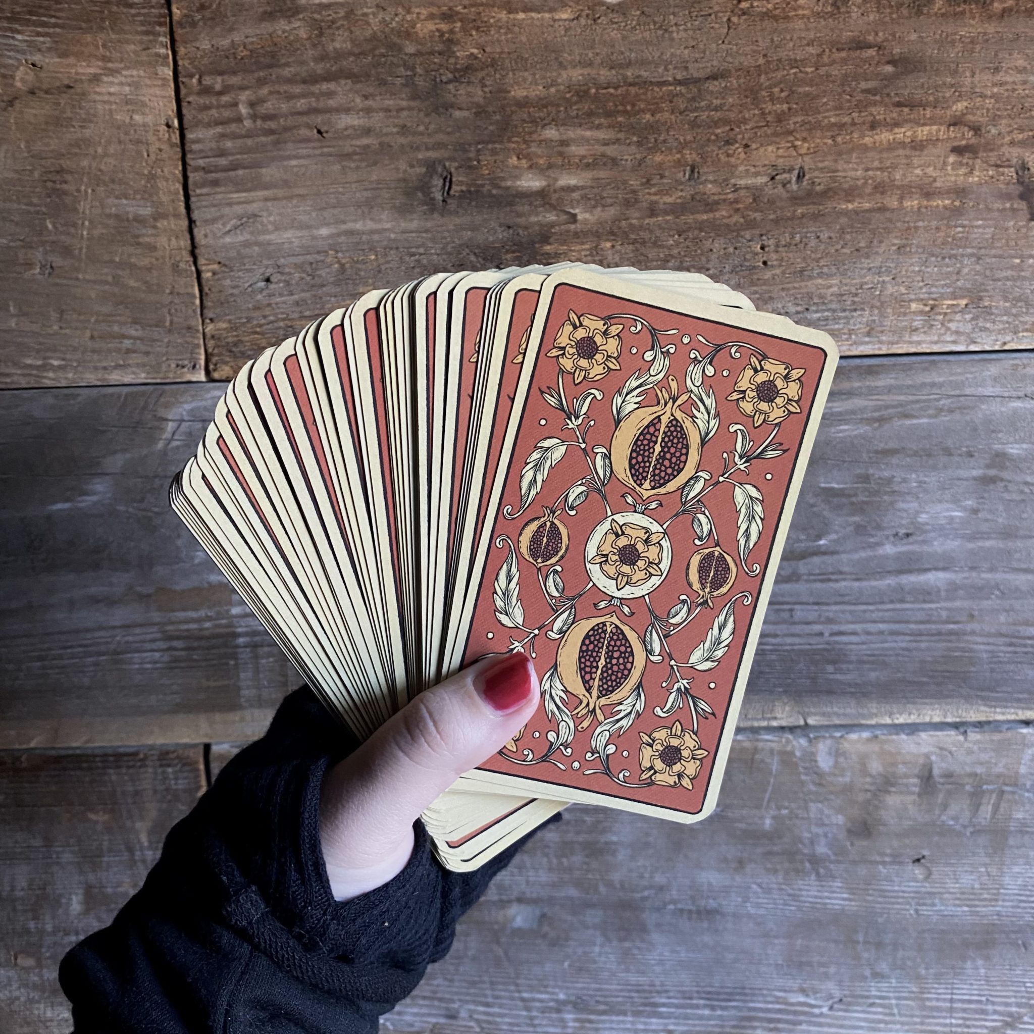 The Sacred Sisterhood Tarot. - RitualCravt