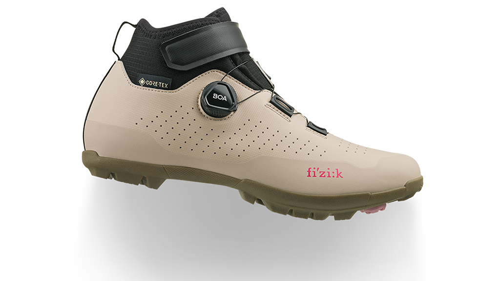 フィジーク：新色】好評のウィンターシューズ TERRA ARTICA GTXに新色