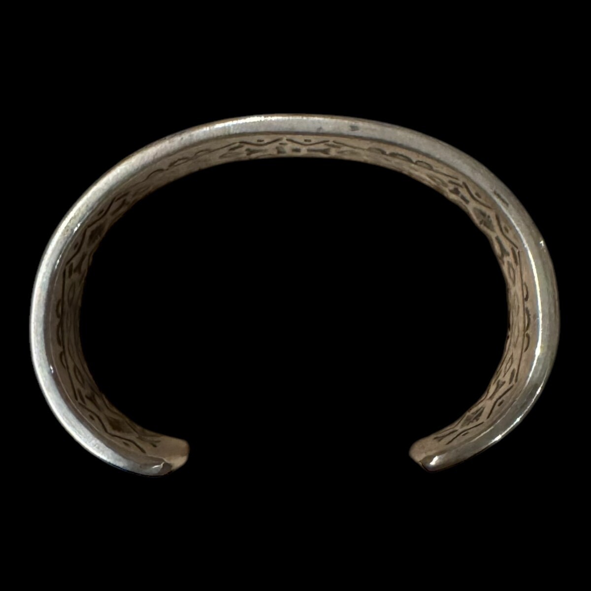 INDIANJEWELRY NAVAJO Ray Adakai バングル - PHILLIP66