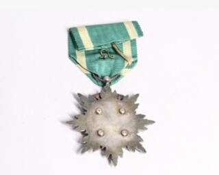 勲章 『功五級金鵄勲章』 ｜骨董品買取 緑和堂