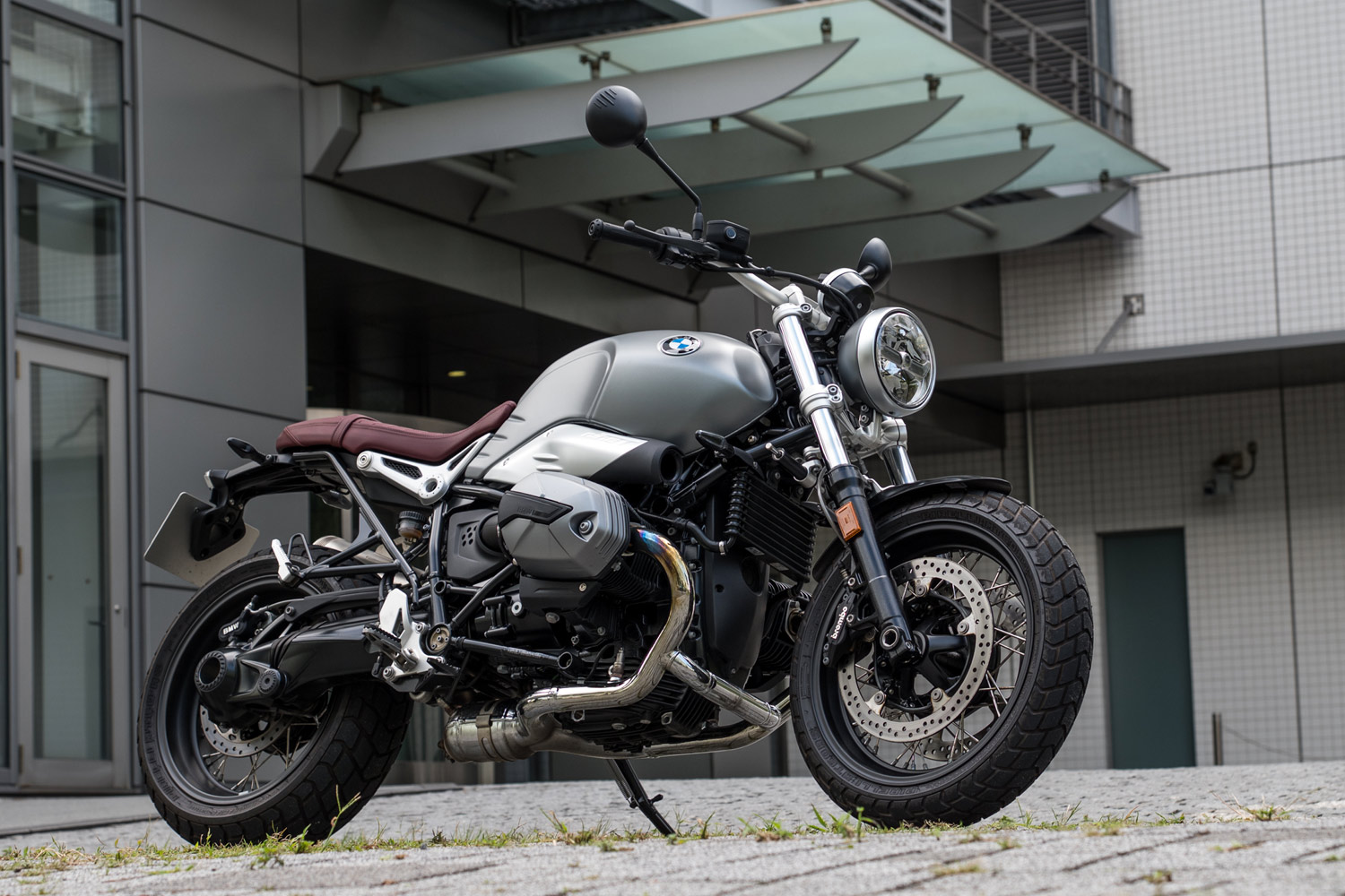 BMW R nineTスクランブラー（6MT）【レビュー】 フラットツインの火は