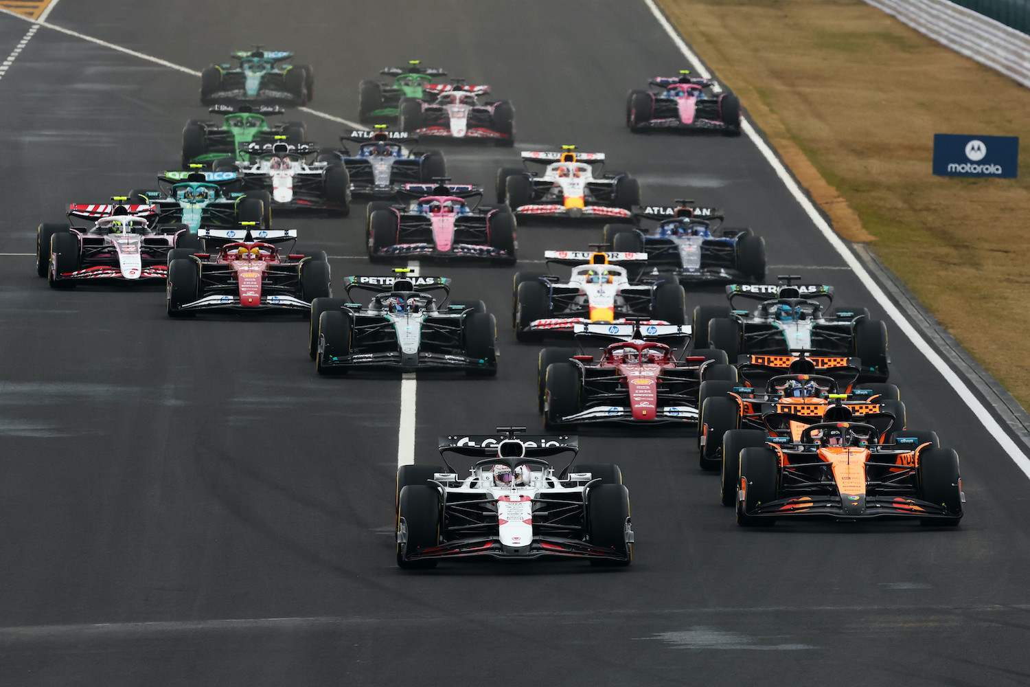 F1 2025】第3戦日本GPでフェルスタッペン今季初優勝、角田はレッドブル