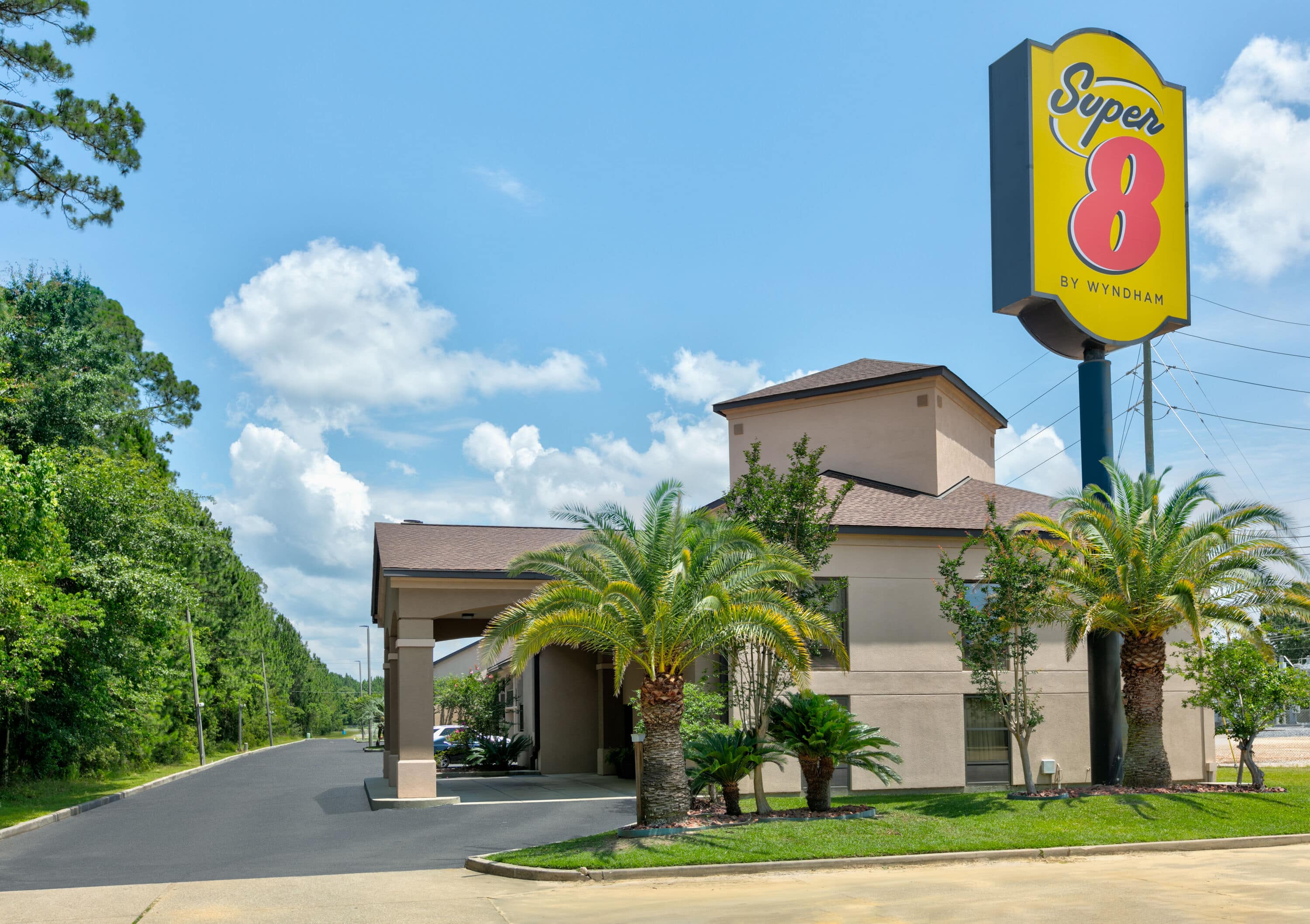 Super 8 by Wyndham Diberville Biloxi Area | Biloxi, MS Hotels