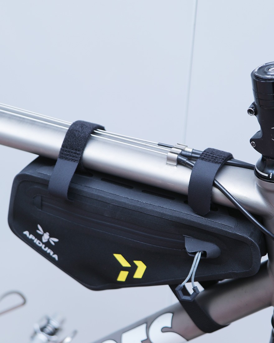 フレームバッグ 1L【BACKCOUNTRY FRAME PACK 1L】｜APIDURA