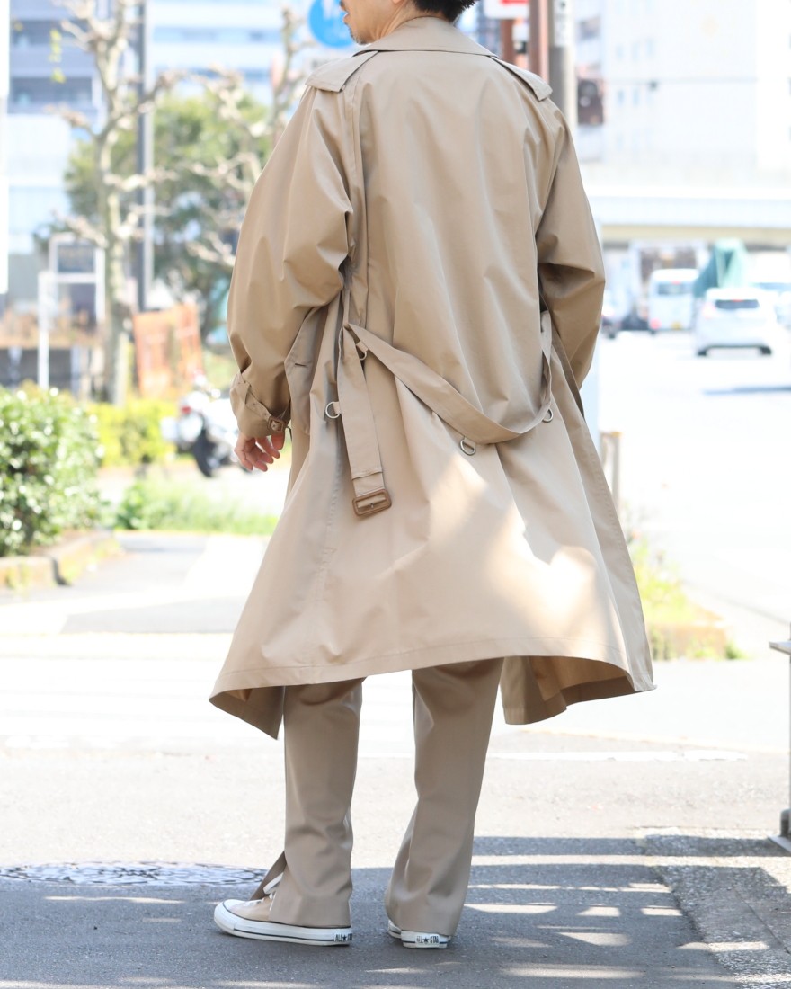 春のメンズコートは、オーラリーの“本物トレンチ”を選べ。｜TOKYOlife