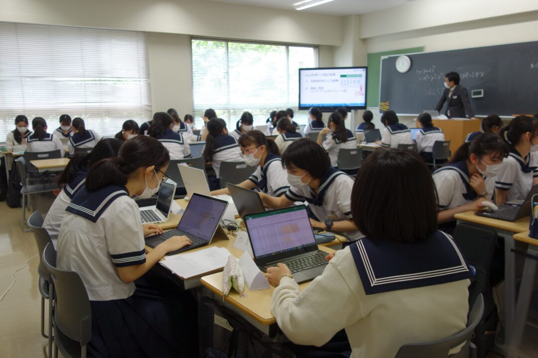 高校1年 『情報Ⅰ』集中実習 | 豊島岡女子学園 中学校・高等学校