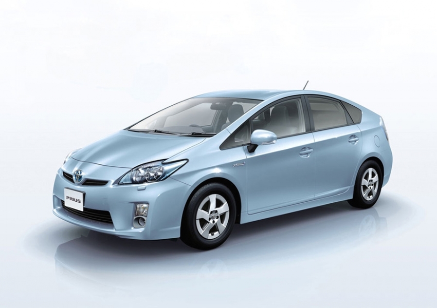 プリウス30系】オススメのスタッドレスタイヤ！｜タイヤ市場前橋駒形店