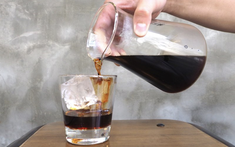 ウォータードリップサーバーを使用した 美味しい水出しコーヒーの