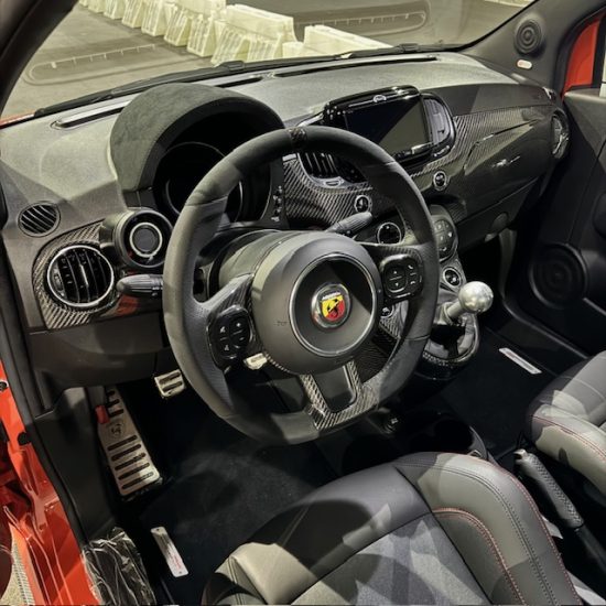 炭素中毒な内装を・・・ - THREE HUNDRED ABARTH Parts Brand
