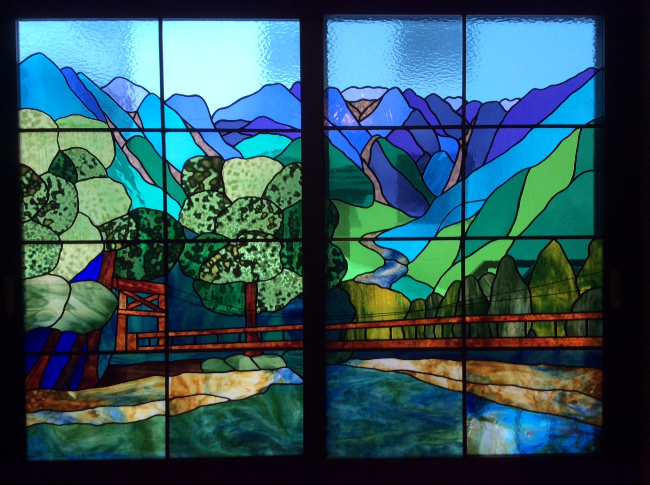上高地ステンドグラス 完成 – 奥飛騨温泉郷平湯-旅荘つゆくさ-