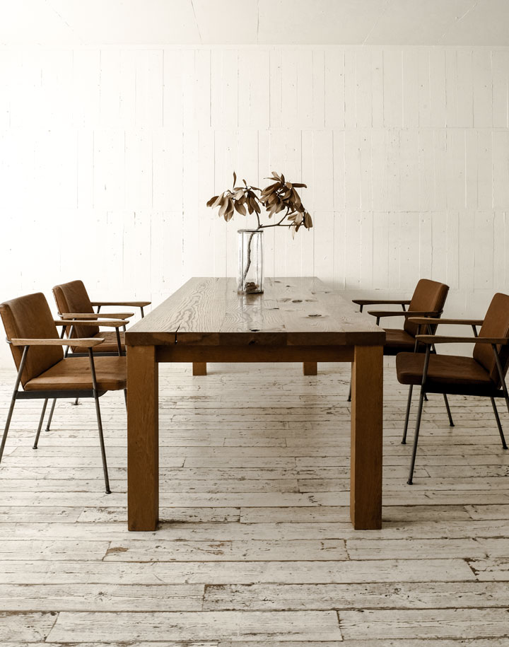 OAK TABLE | TRUCK / S.T,N.E.