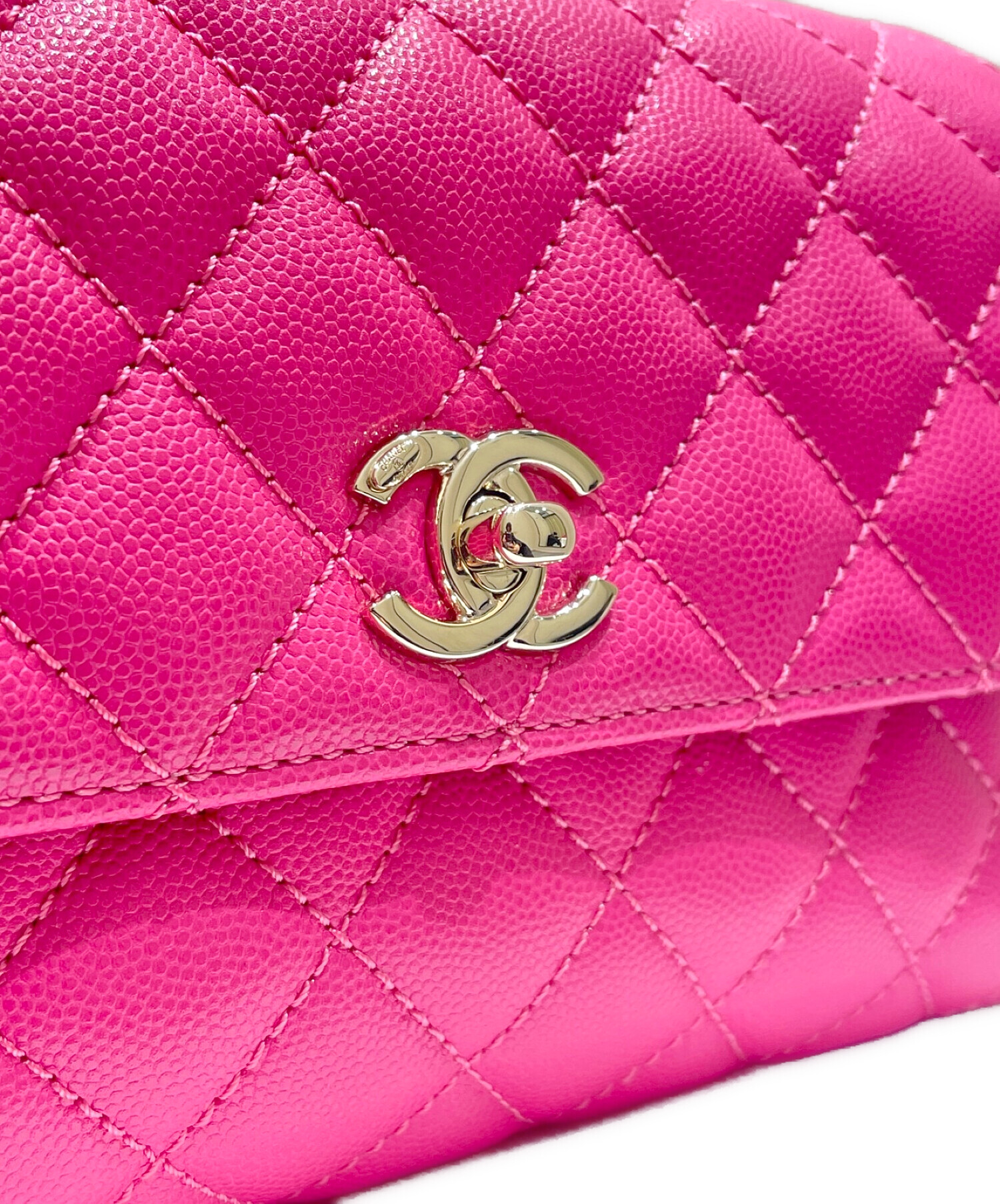 中古・古着通販】CHANEL (シャネル) ココハンドル 24 ピンク サイズ:24