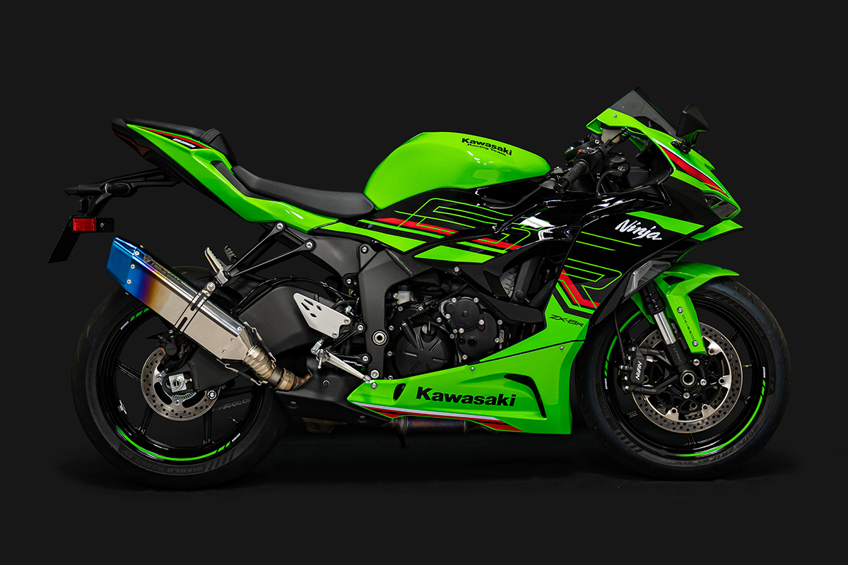 新製品情報】ZX-6R(24) 政府認証スリップオンマフラーIKAZUCHI | TRICK