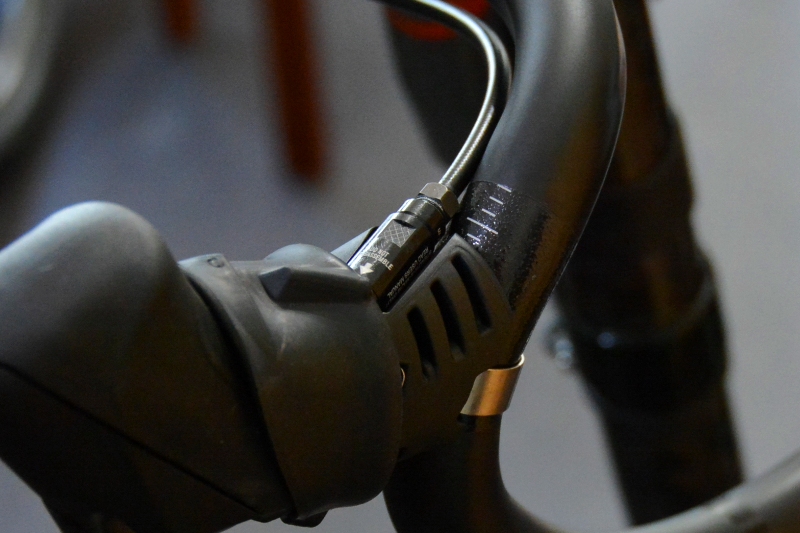 油圧ディスクブレーキを搭載したSRAM Red eTAP HRDをセッティング