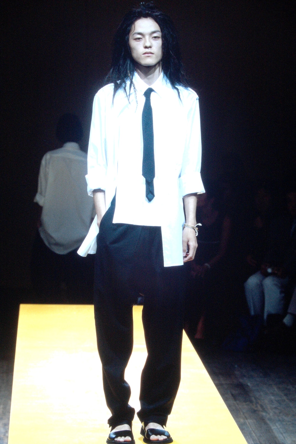 SPRING / SUMMER 2000 | Yohji Yamamoto (ヨウジヤマモト) Official Site