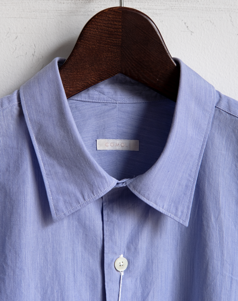 COMOLI バンドカラーシャツ SAX STRIPE | 大阪心斎橋のメンズ洋服の