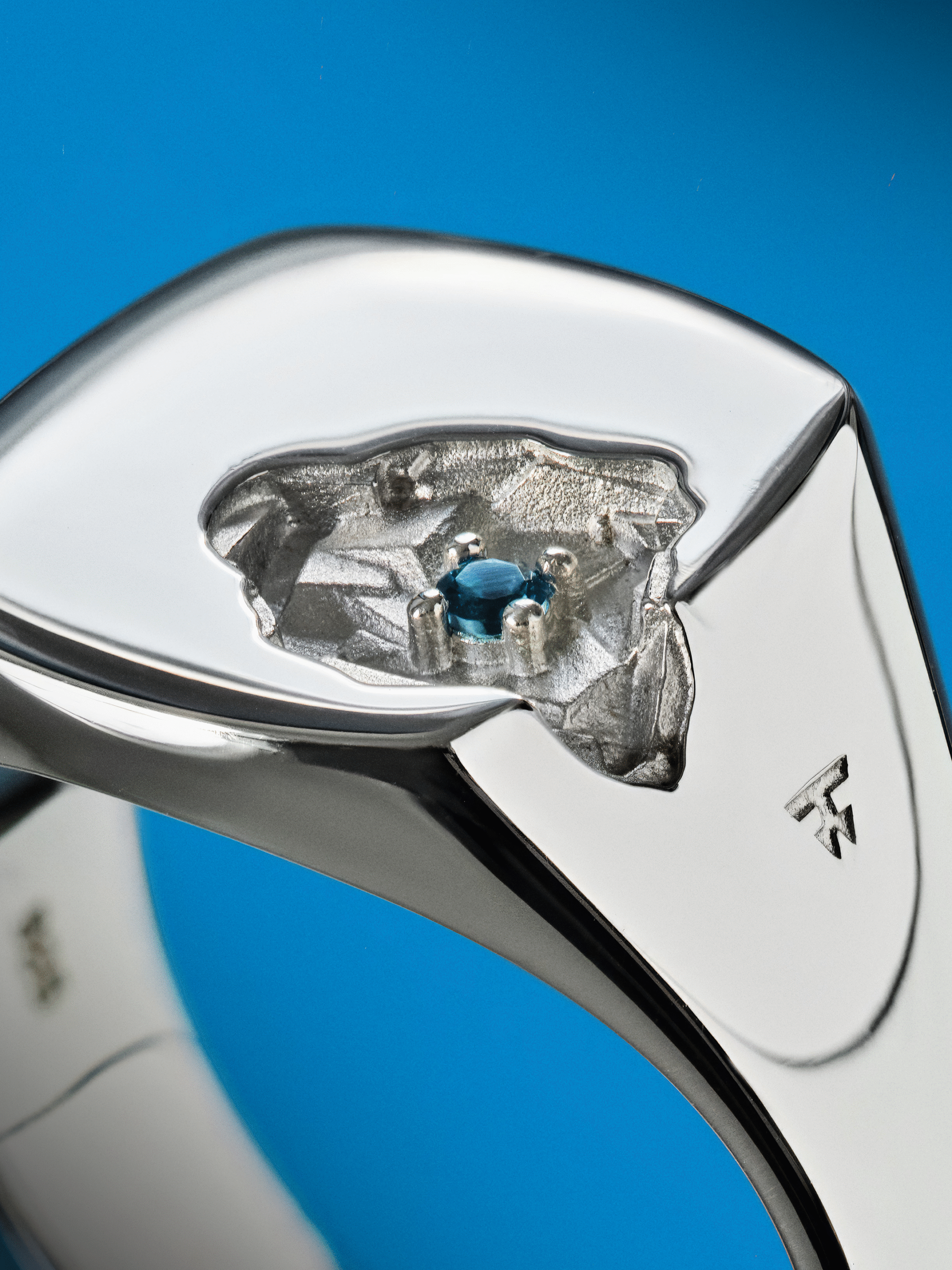 Tom Woodの人気シリーズ「Mined Ring」より新バージョンがドーバー