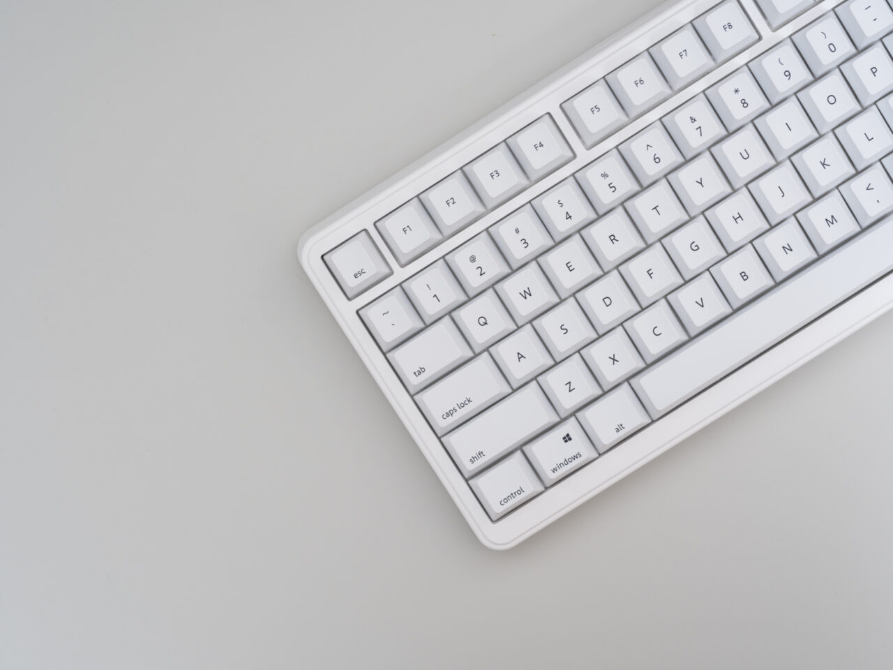 AIM1 瞬 MATATAKI レビュー：国産ブランドが手掛けるミニマルデザイン