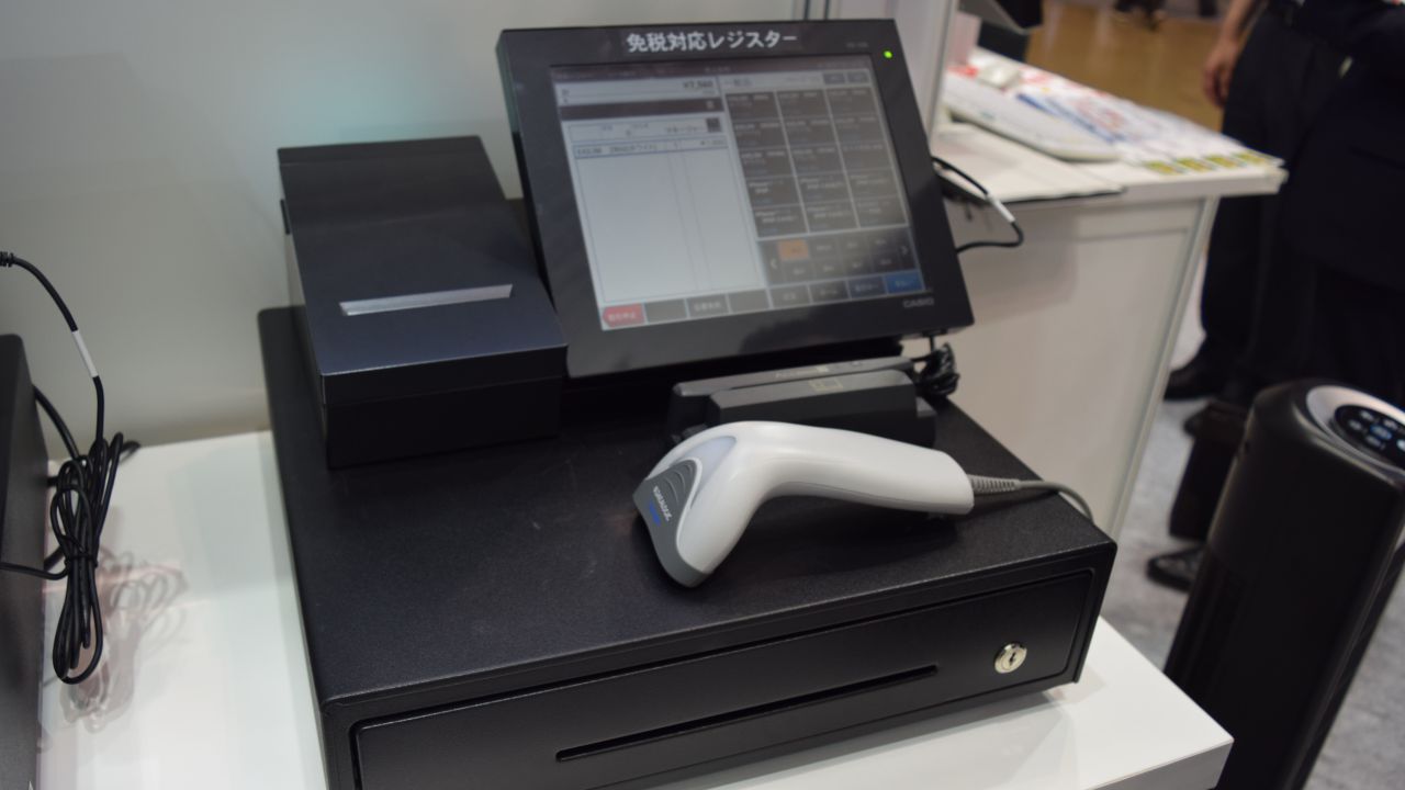 レジ処理と同時に免税書類作成、カシオ「VX-100」 | 日経クロステック