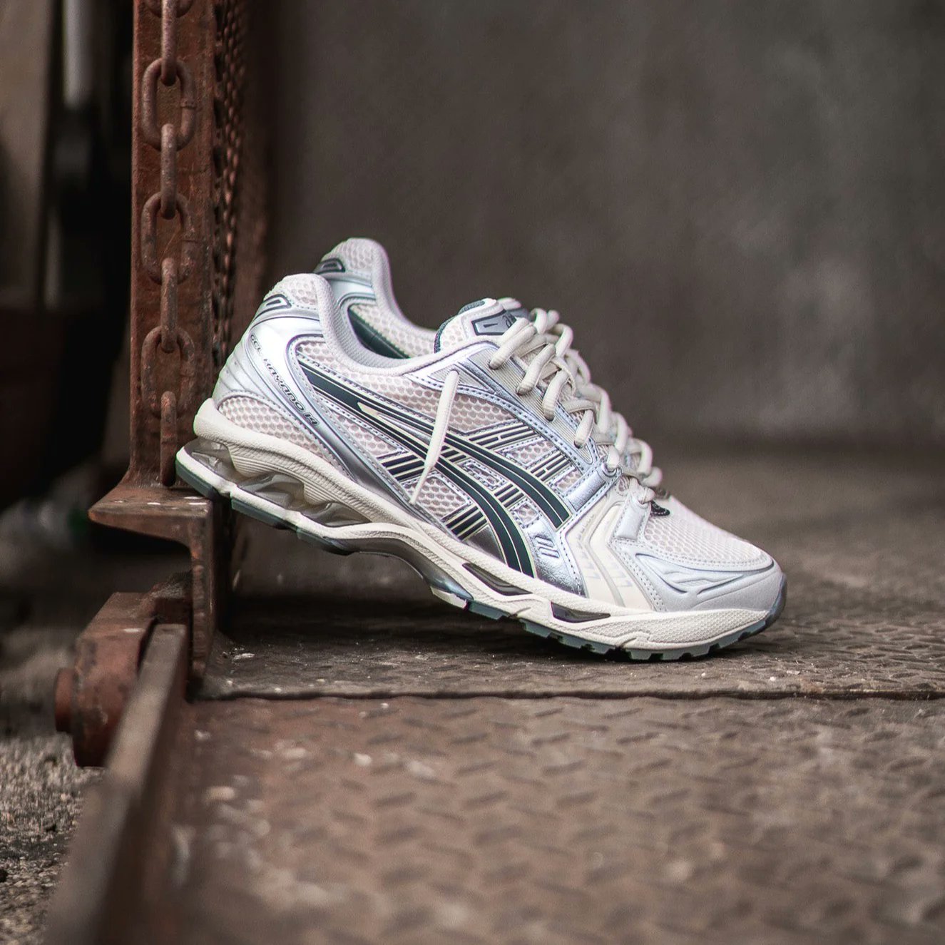 ASICS GEL-KAYANO 14 “Birch/Dark Pewter” が再販 - Yakkun