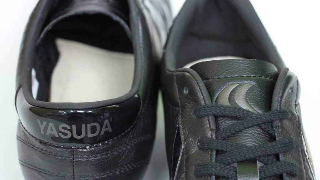 オールカンガルーレザーのスパイク「Ligaresta Pro」のオールブラック