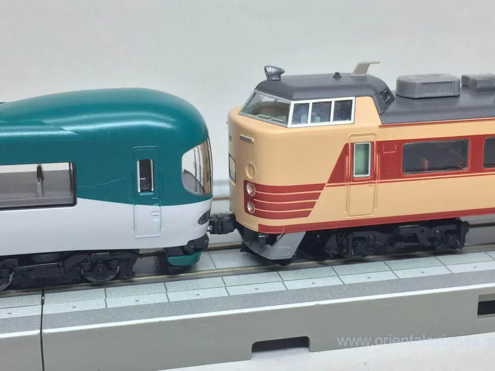 京都丹後鉄道 KTR8000形「タンゴディスカバリー」入線です。TOMIX