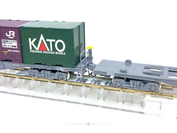 コキ106+コキ107 (JRFマークなし) コンテナ無積載を弄る。その1 KATO