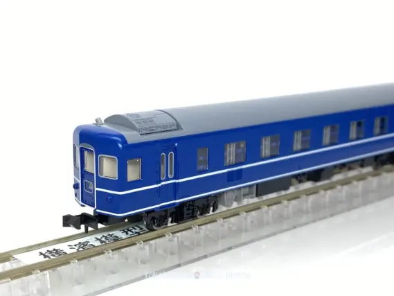 14系14形 特急寝台客車「さくら」（国鉄 ）が入線です。TOMIX 98784