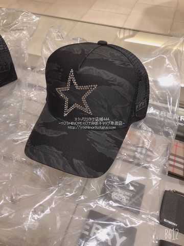 ヨシノリコタケ バーニーズ限定スワロフスキー・キャップ 星（黒迷彩