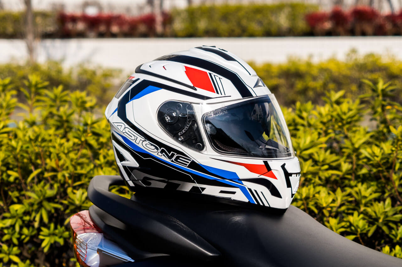 8,800円のフルフェイスヘルメット アストン GTB600試用レビュー│WEB