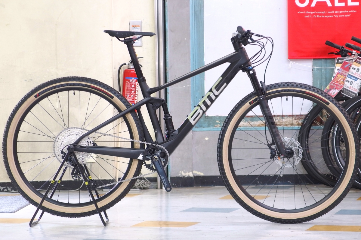 ハイエンドMTBアウトレット】フルカーボンのフルサスXC-MTBが型落ち