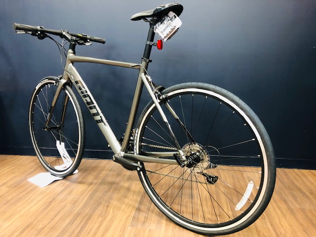 GIANT】速さと操作性を兼備するフラットバーロードバイクが入荷しま