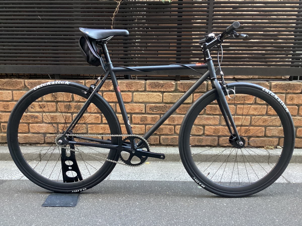 手頃な価格のシングルスピードバイクと言えば“FUJI DECLARATION