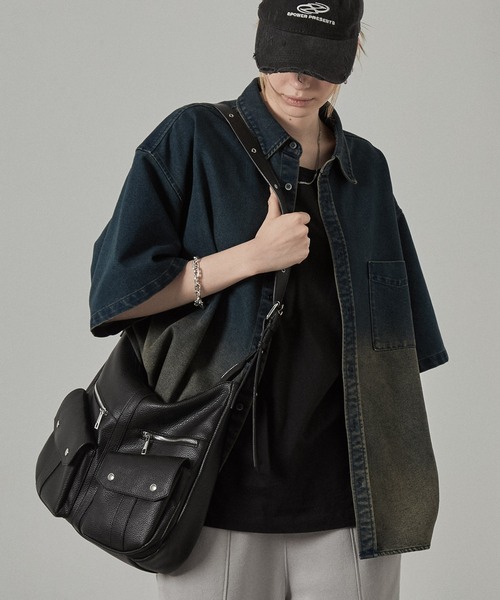 ショルダーバッグ 「Alfred Alex」マルチポケットZIPショルダーバッグ