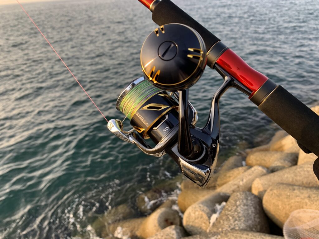 シマノ ワールドシャウラBG21053R-3をショアジギング、青物狙いで使っ