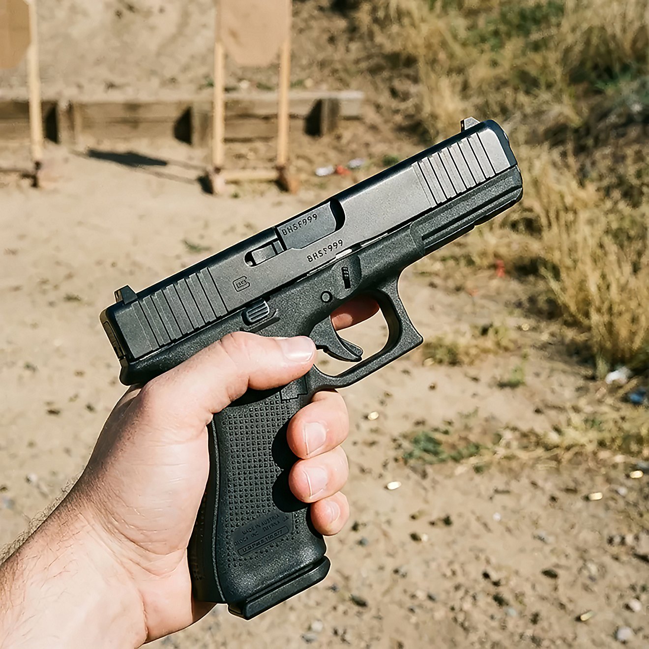 GLOCK 22 - G22 GEN5 Semiautomatic .40 S&W Centerfire Pistol | Academy