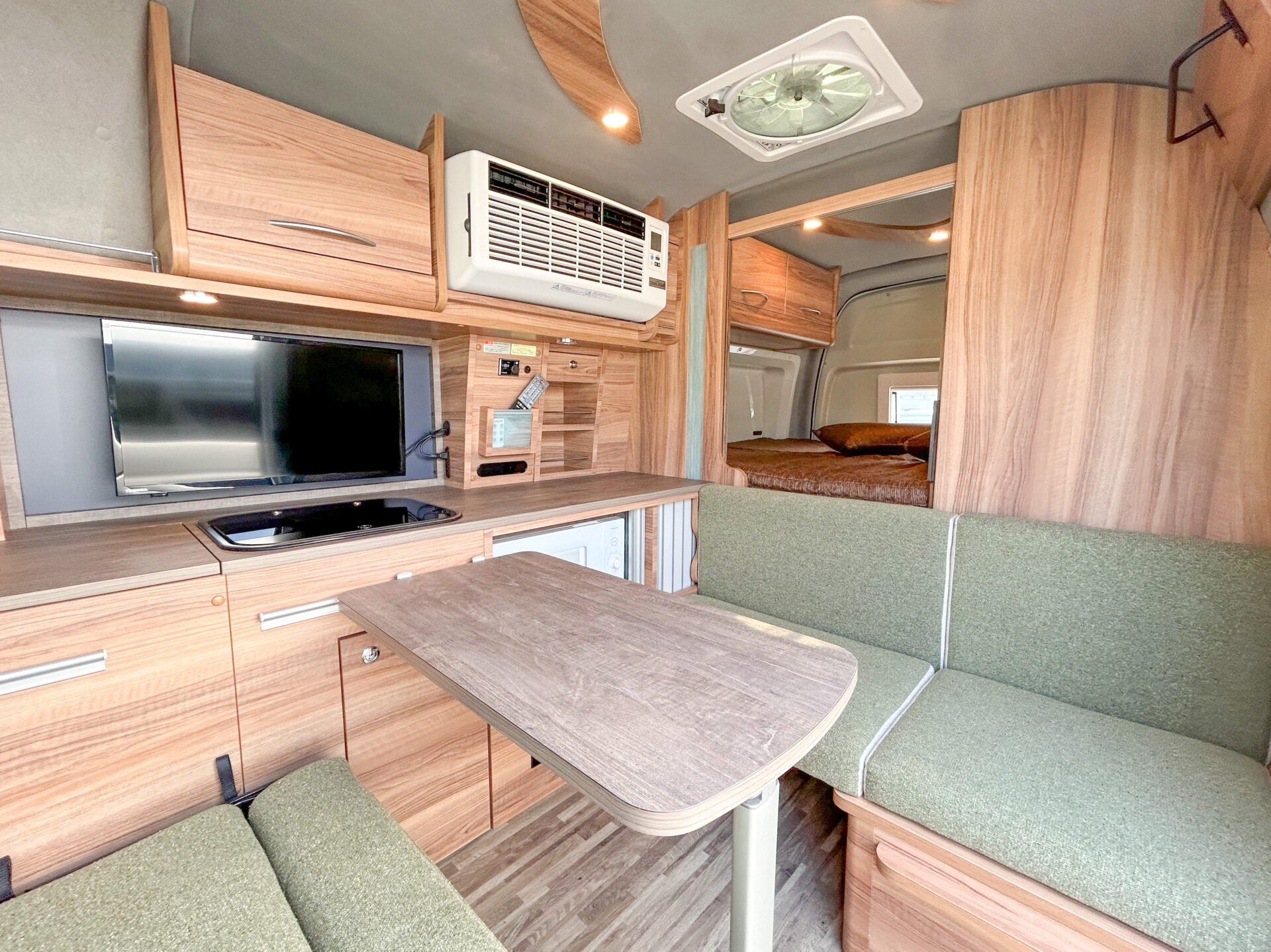 rem second act neos - キャンパー鹿児島