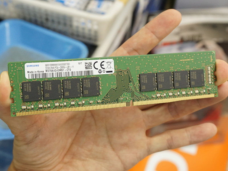 1枚で32GBのSamsung純正DDR4メモリが店頭販売中、実売2.5万円 - AKIBA