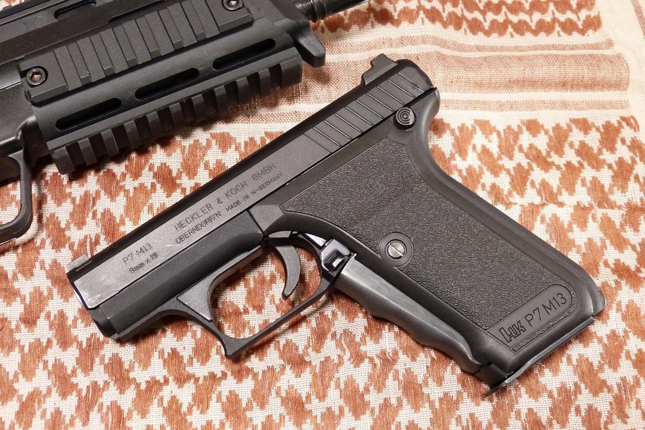 MGC H&K P7M13 ガスガンをレビュー: まる吉のトイガン基地