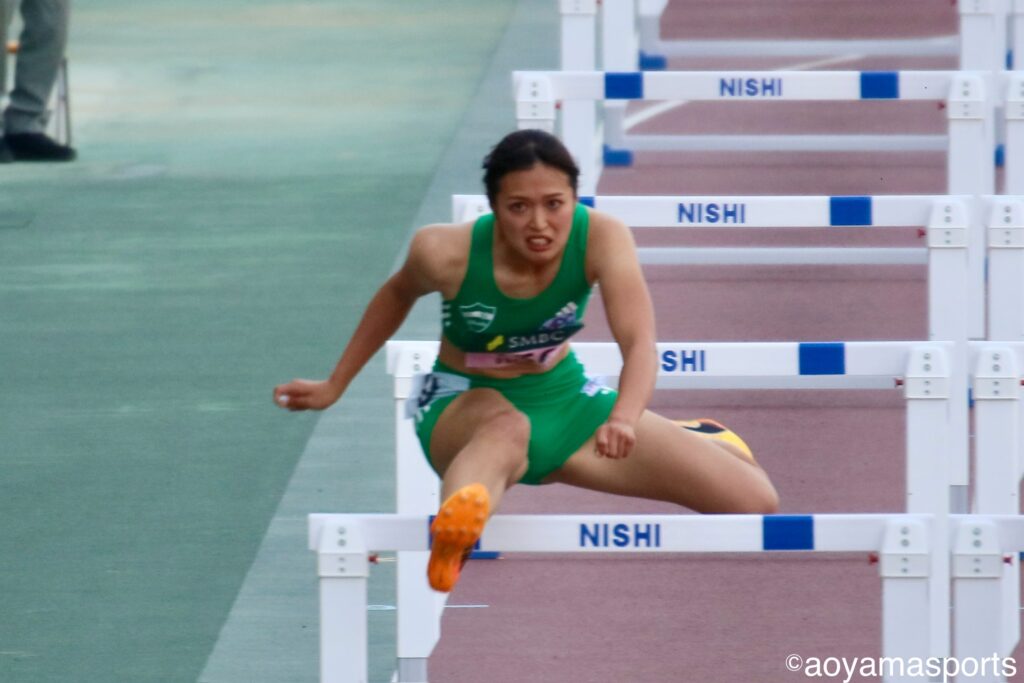 陸上競技】4×400mR 圧巻のラストスパートで決勝へ！ | 青山スポーツ
