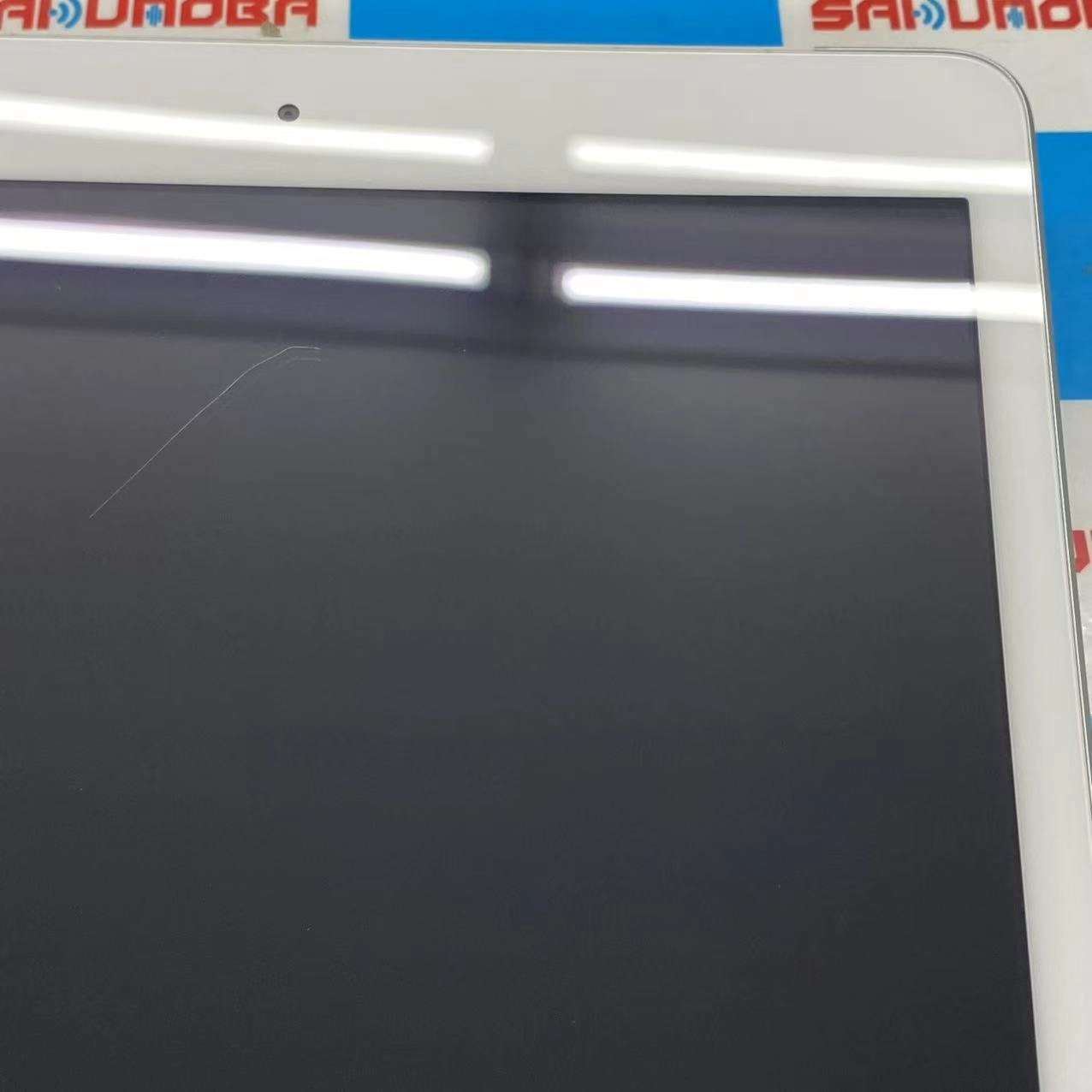 iPad 第7世代 Wi-Fi+Cellularモデル 32GB シルバー NW6C2J/A docomo版